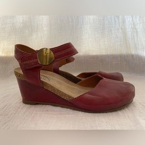 Taos Wedge Ankle Strap Sandal 8.5,39 Mary Jane